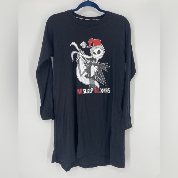 THE NIGHTMARE BEFORE CHRISTMAS WOMEN'S JACK SKELLINGTON SLEEP SHIRT - Picture 2 of 4